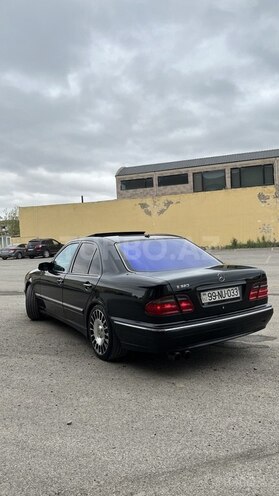 Mercedes E 320 2000, 340,000 km - 3.2 l - Salyan