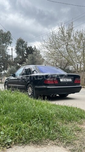 Mercedes E 320 2000, 340,000 km - 3.2 l - Salyan