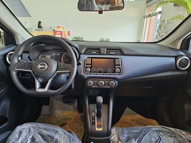 Nissan Sunny-11