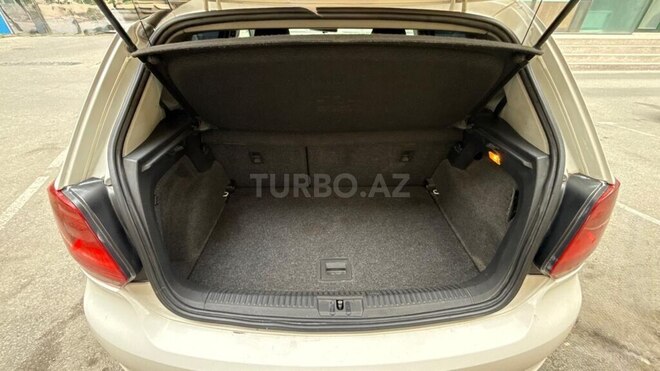 Volkswagen Polo 2011, 355,000 km - 1.4 l - Bakı