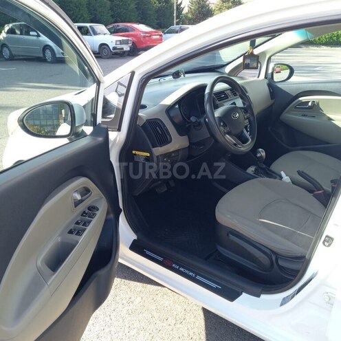 Kia Rio 2013, 230,000 km - 1.6 l - Şəki