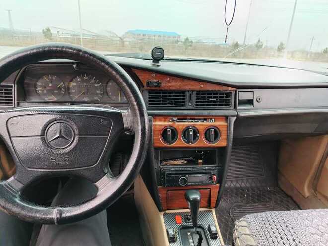 Mercedes 190 1990, 90,000 km - 2.0 л - Kürdəmir