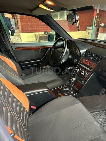 Mercedes C 230 1996, 368,000 km - 2.3 l - Şirvan