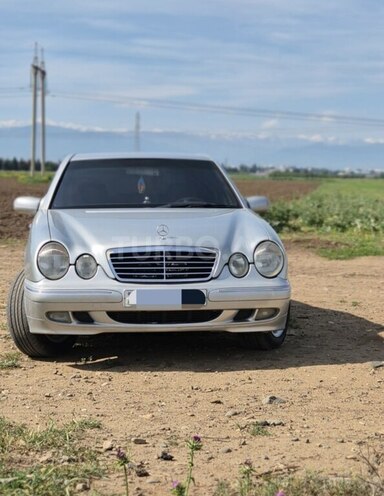Mercedes E 270 2001, 300,143 km - 2.7 l - Gəncə