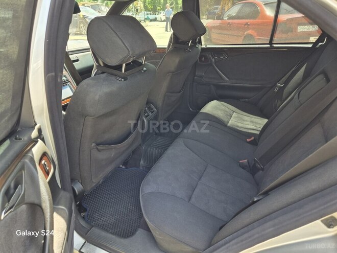 Mercedes E 270 2001, 300,143 km - 2.7 l - Gəncə