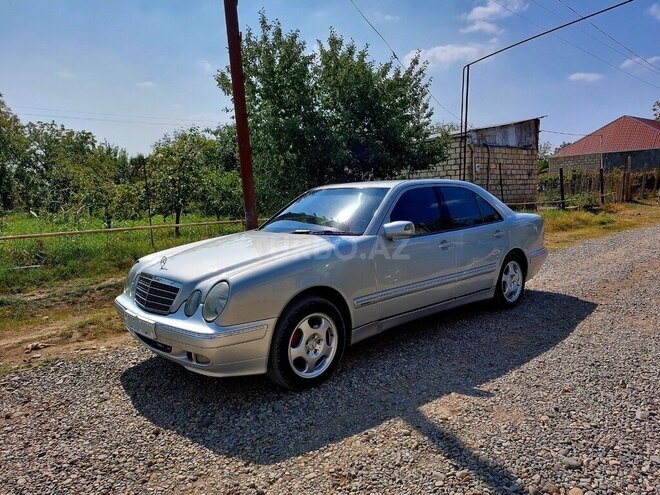 Mercedes E 270 2001, 300,143 km - 2.7 l - Gəncə