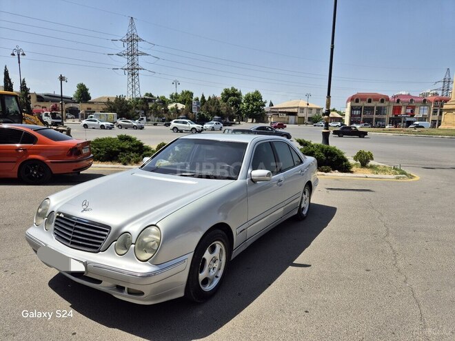 Mercedes E 270 2001, 300,143 km - 2.7 l - Gəncə