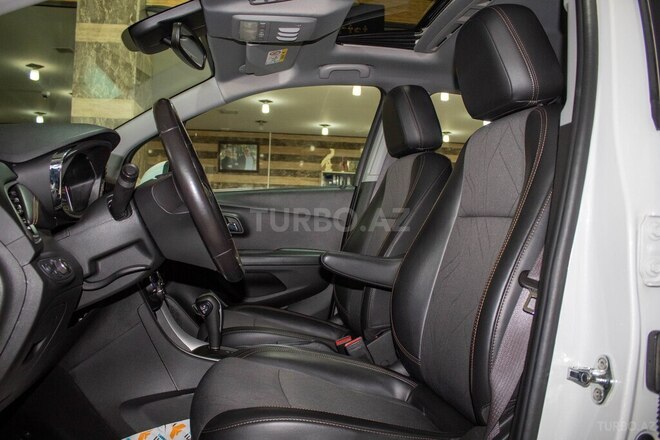 Chevrolet Trax-11