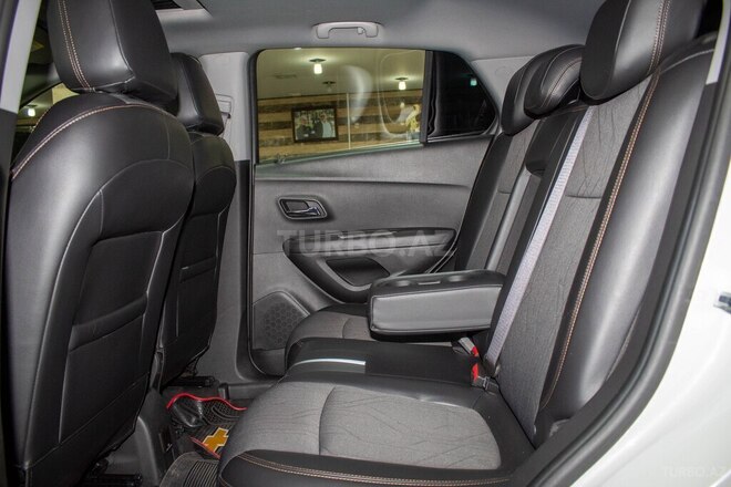 Chevrolet Trax-13