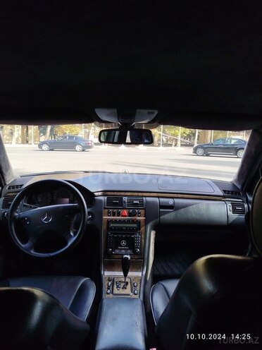 Mercedes E 200-7