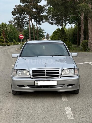 Mercedes C 180 2000, 329,890 km - 1.8 l - Yevlax