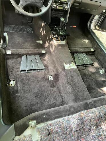 Mercedes C 180 2000, 329,890 km - 1.8 l - Yevlax