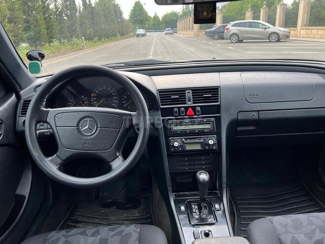 Mercedes C 180 2000, 329,890 km - 1.8 l - Yevlax