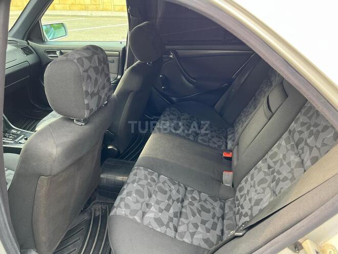 Mercedes C 180 2000, 329,890 km - 1.8 l - Yevlax