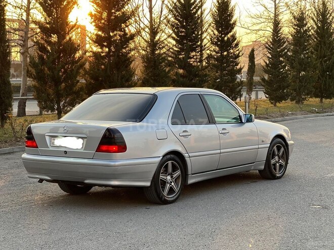 Mercedes C 180 2000, 329,890 km - 1.8 l - Yevlax