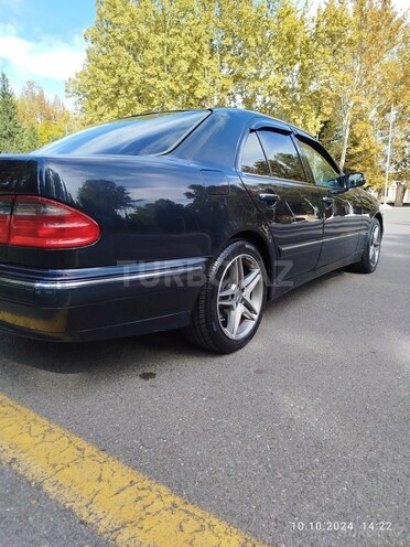 Mercedes E 200-4