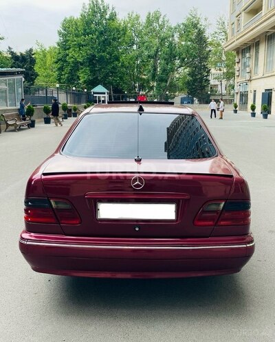 Mercedes E 220 d 2000, 298,000 km - 2.2 l - Bakı