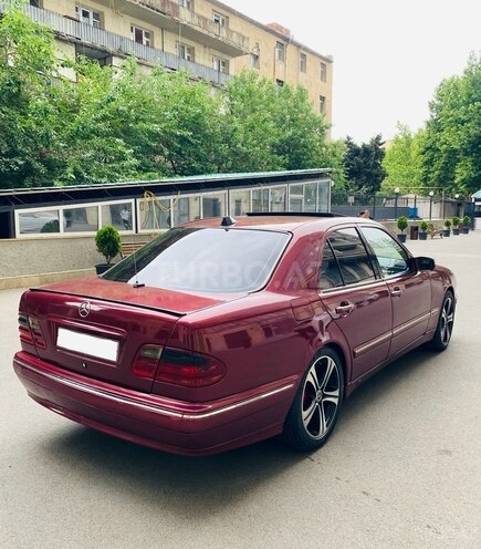 Mercedes E 220 d 2000, 298,000 km - 2.2 l - Bakı