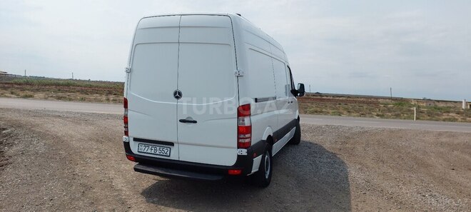 Mercedes  2008, 380,000 km - 2.2 l - Salyan