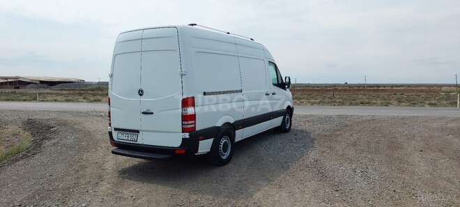 Mercedes  2008, 380,000 km - 2.2 l - Salyan