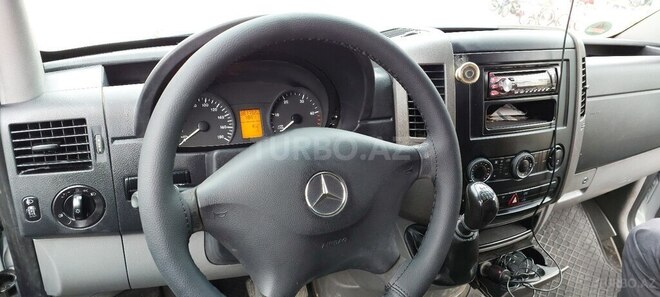 Mercedes  2008, 380,000 km - 2.2 l - Salyan