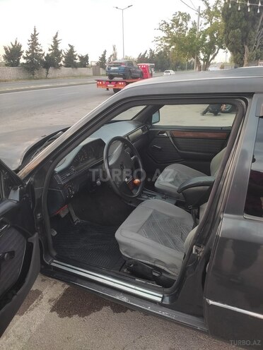 Mercedes E 220 1993, 451,000 km - 2.2 l - Bakı