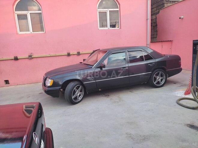 Mercedes E 220 1993, 451,000 km - 2.2 l - Bakı