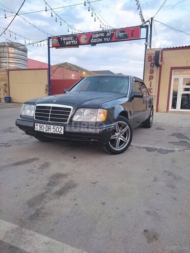 Mercedes E 220 1993, 451,000 km - 2.2 l - Bakı