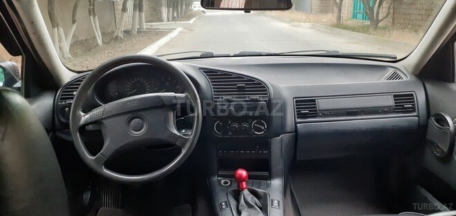 BMW 325 1995, 318,000 km - 2.5 l - Bakı