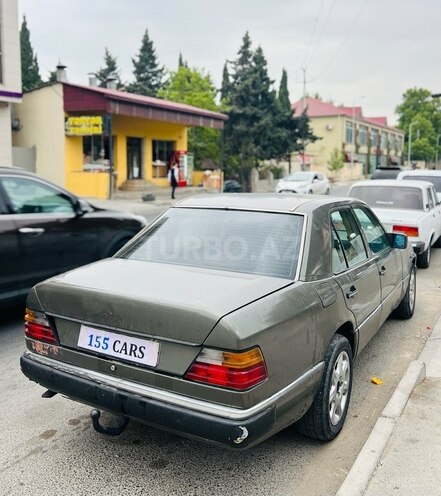 Mercedes E 250 1991, 296,387 km - 2.5 l - Bakı