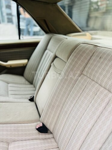 Mercedes E 250 1991, 296,387 km - 2.5 l - Bakı