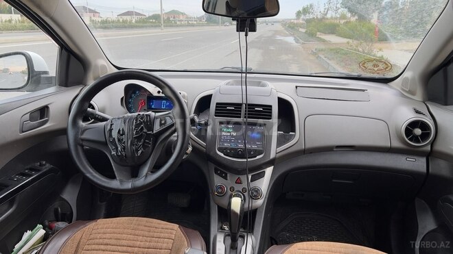 Chevrolet Aveo-3