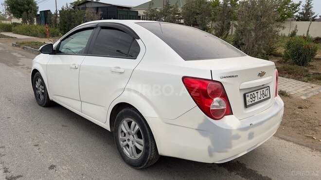 Chevrolet Aveo-5