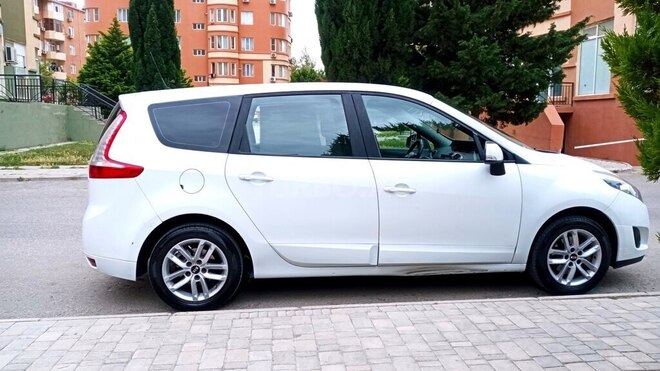 Renault Grand Scenic 2010, 388,190 km - 1.5 л - Bakı
