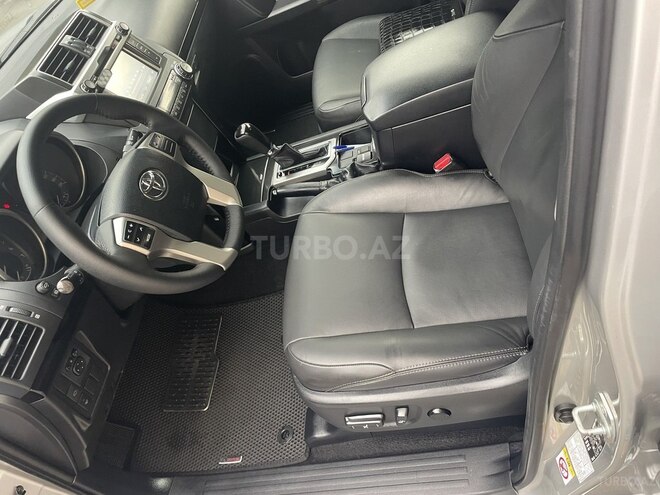 Toyota Land Cruiser Prado-10