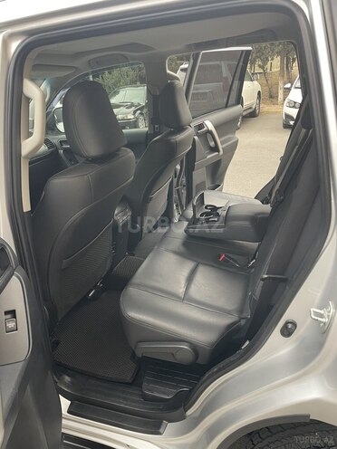 Toyota Land Cruiser Prado-14