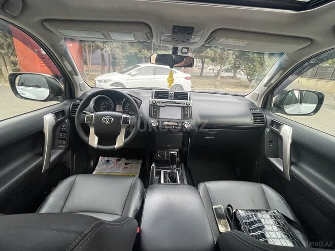 Toyota Land Cruiser Prado-16