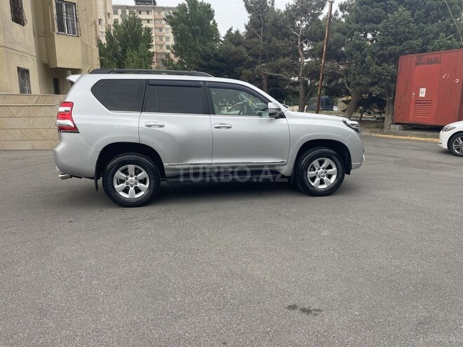 Toyota Land Cruiser Prado-4