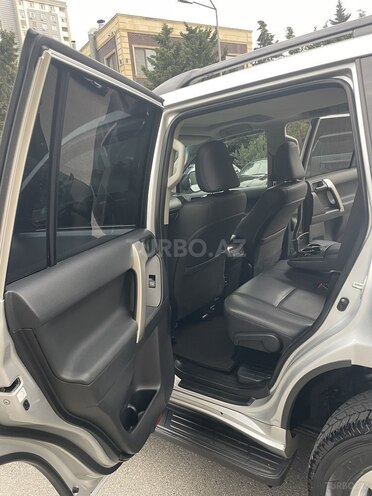 Toyota Land Cruiser Prado-13