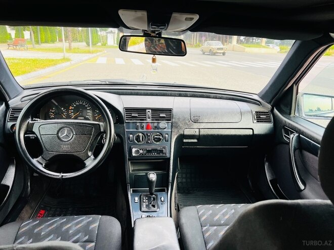 Mercedes C 180 1999, 300,000 km - 1.8 л - Tovuz