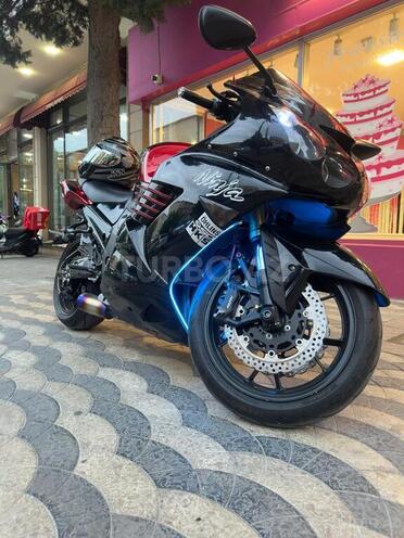 Kawasaki 1400 GTR-4