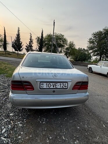 Mercedes E 240 1999, 302,000 km - 2.4 l - Ağcabədi