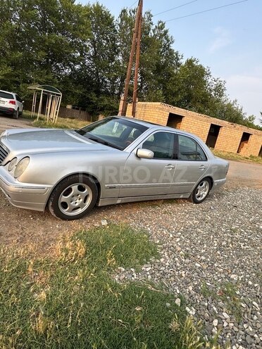 Mercedes E 240 1999, 302,000 km - 2.4 l - Ağcabədi