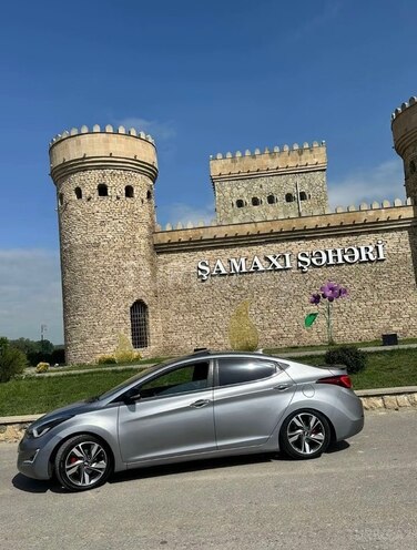 Hyundai Elantra 2015, 120,701 km - 2.0 l - Şamaxı