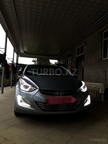 Hyundai Elantra 2015, 120,701 km - 2.0 l - Şamaxı