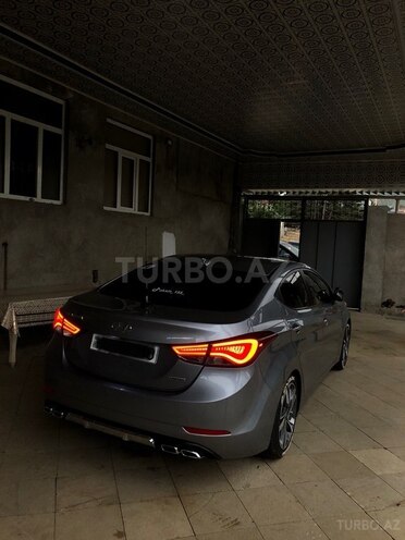 Hyundai Elantra 2015, 120,701 km - 2.0 l - Şamaxı
