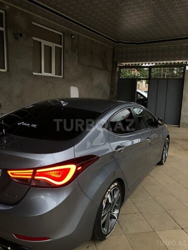 Hyundai Elantra 2015, 120,701 km - 2.0 l - Şamaxı