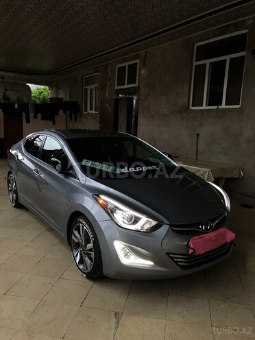 Hyundai Elantra 2015, 120,701 km - 2.0 l - Şamaxı