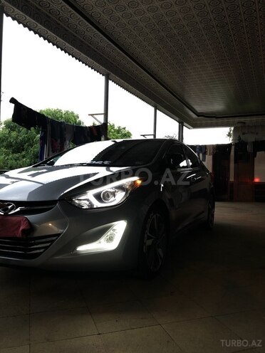 Hyundai Elantra 2015, 120,701 km - 2.0 l - Şamaxı
