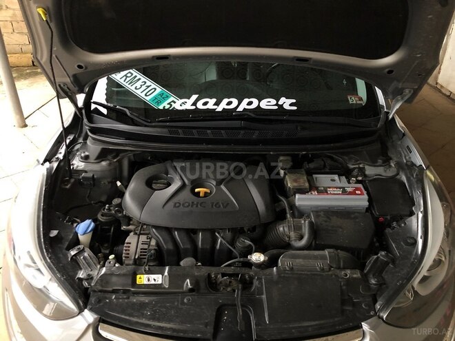 Hyundai Elantra 2015, 120,701 km - 2.0 l - Şamaxı